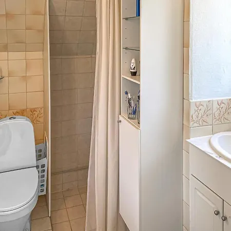 2 Bedroom In *